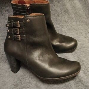 Pikolinos Beautiful black leather zip up boots, Spain size 38 (size 7.5-8)GUC
